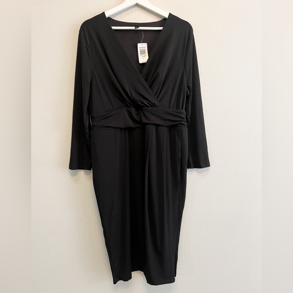 NWT Torrid Black Long sleeve surplice midi faux wrap dress. Size 1.